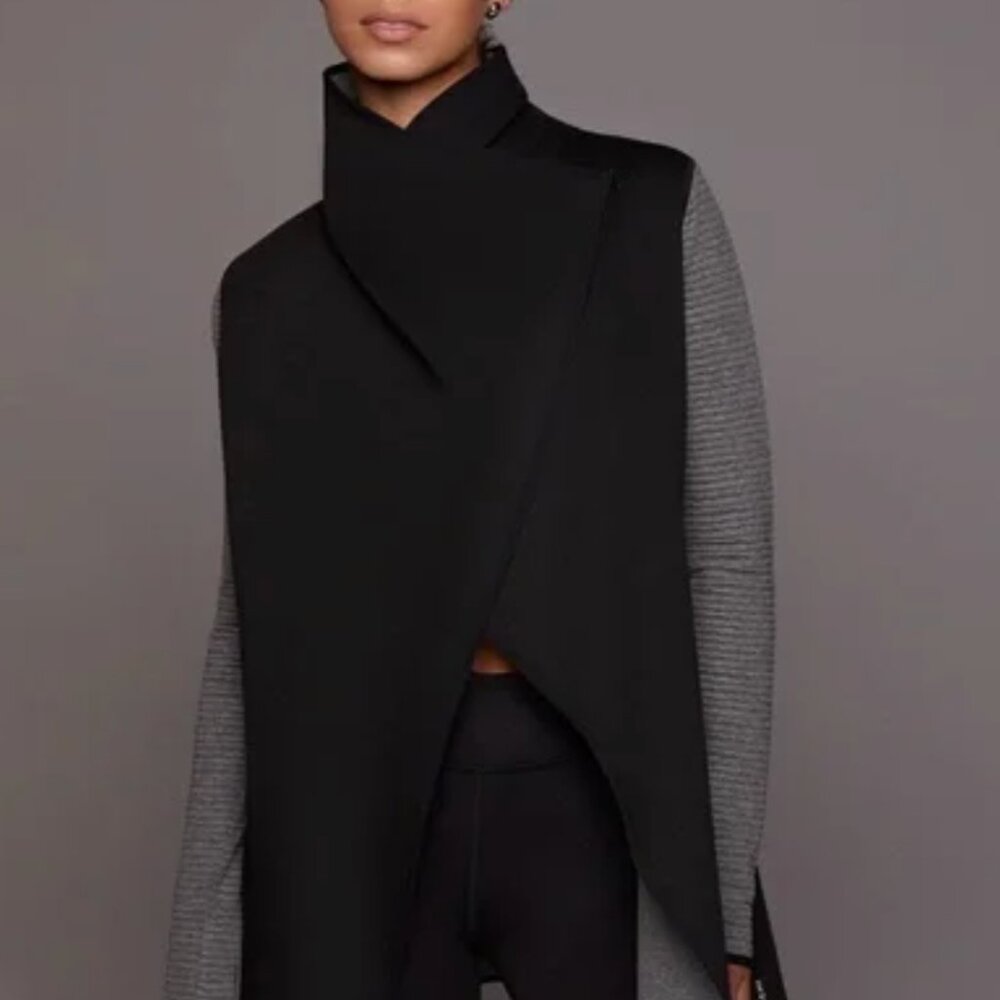 Michi wrap jacket - size Small